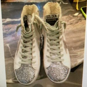 NWOT Golden sneakers 36 high tops silver tie